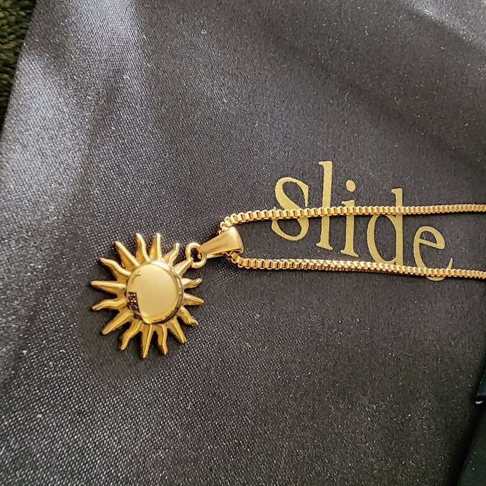 Slide Jewelry Stainless Steel. Gold Boxchain Necklace W Sunburst NIB